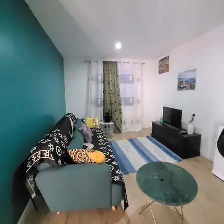 Charment T2 Quartier Createurs,metro Crs Julien. Apartment