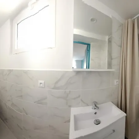 Apartment Charment T2 Quartier Createurs,metro Crs Julien. Marseille