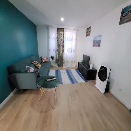 Apartment Charment T2 Quartier Createurs,metro Crs Julien. Marseille